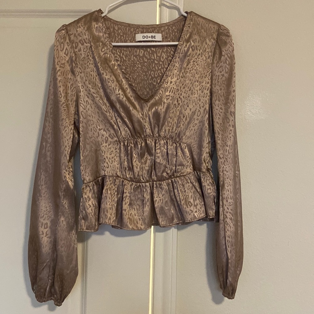 DO+BE cheetah print satin top/ blouse